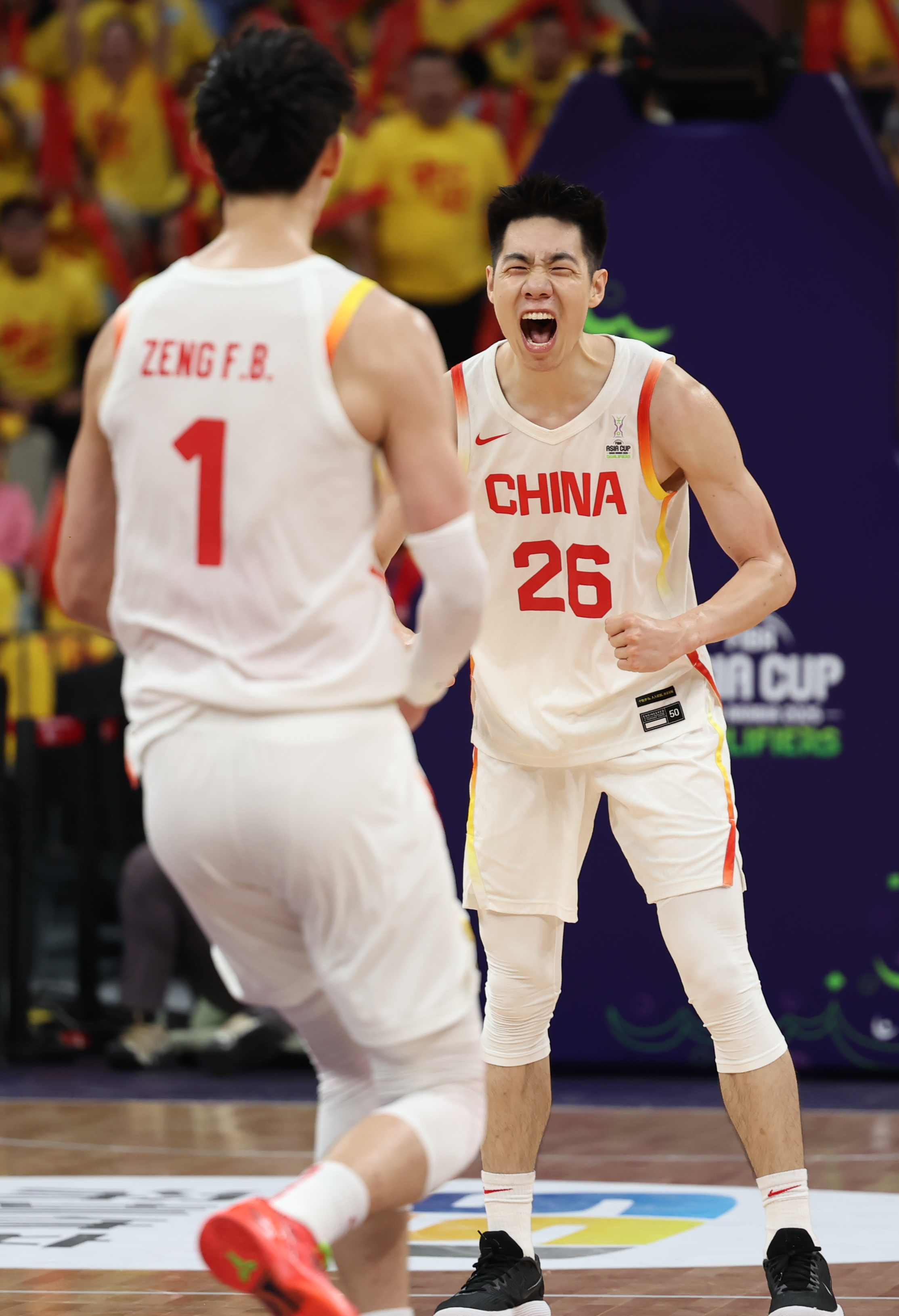 中国队在关键比赛中取胜，成功晋级下一轮