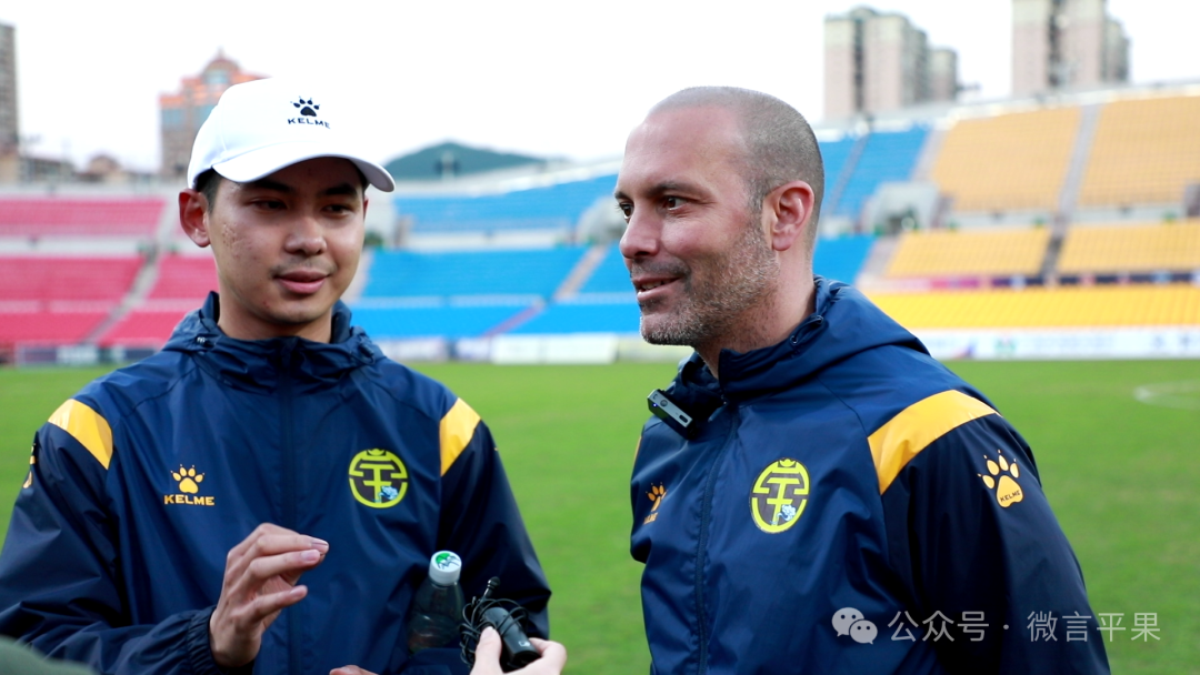 足球联赛中赛程紧密，球队备战态势良好