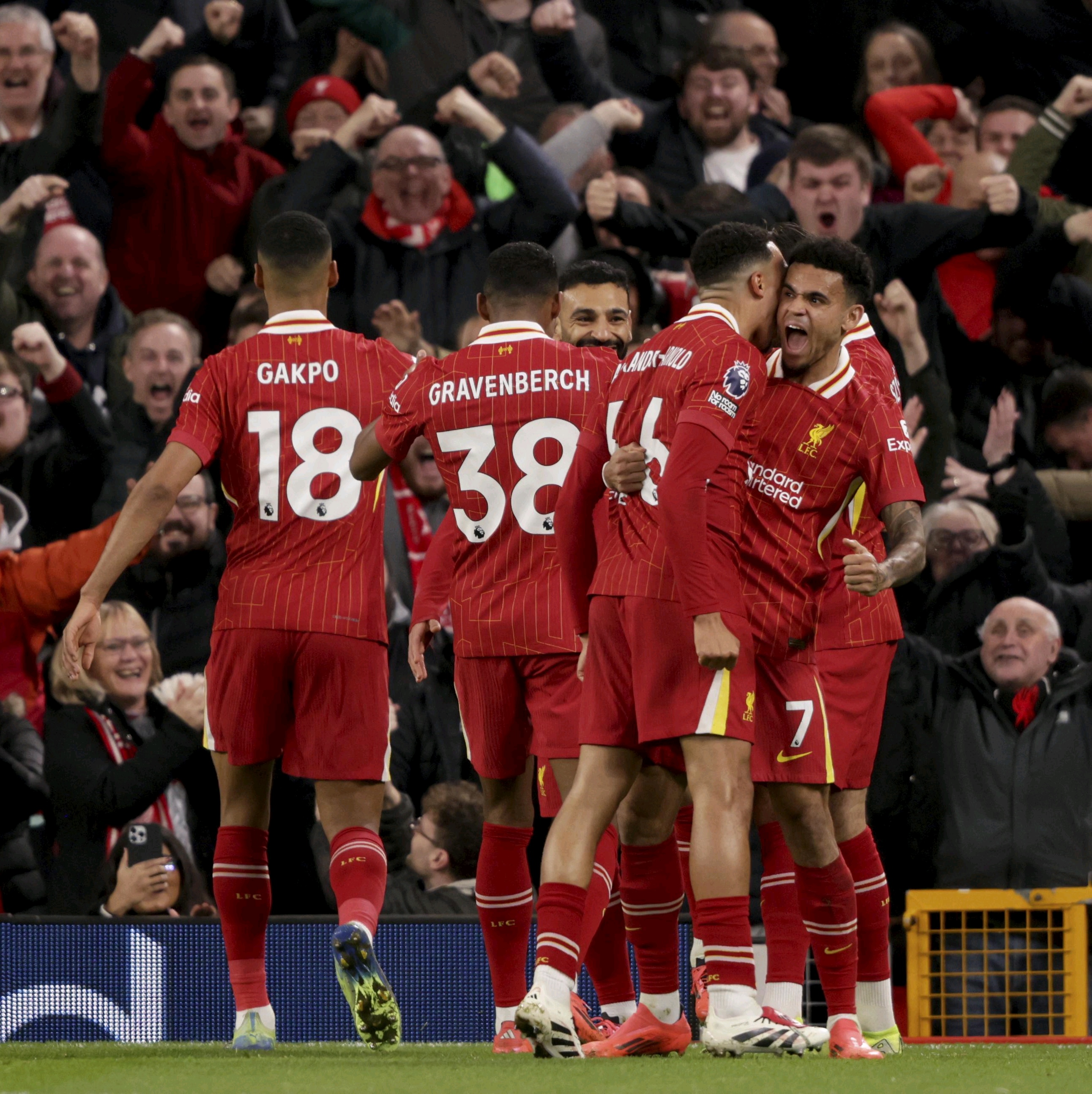 利物浦客场大胜，锁定晋级半决赛