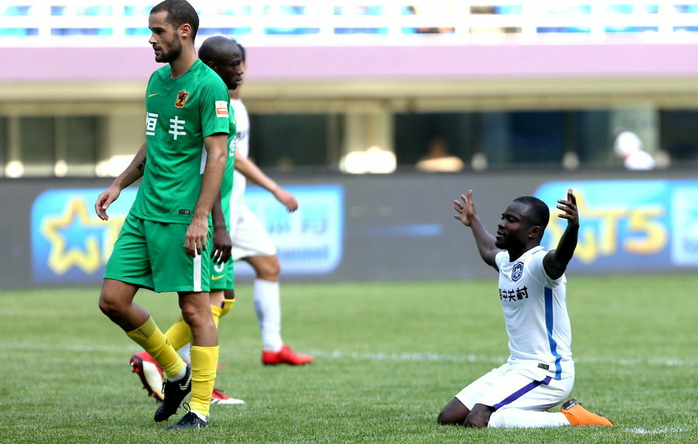 半岛体育中国官网-贵州恒丰主场击败对手，取得中超季后赛席位的简单介绍
