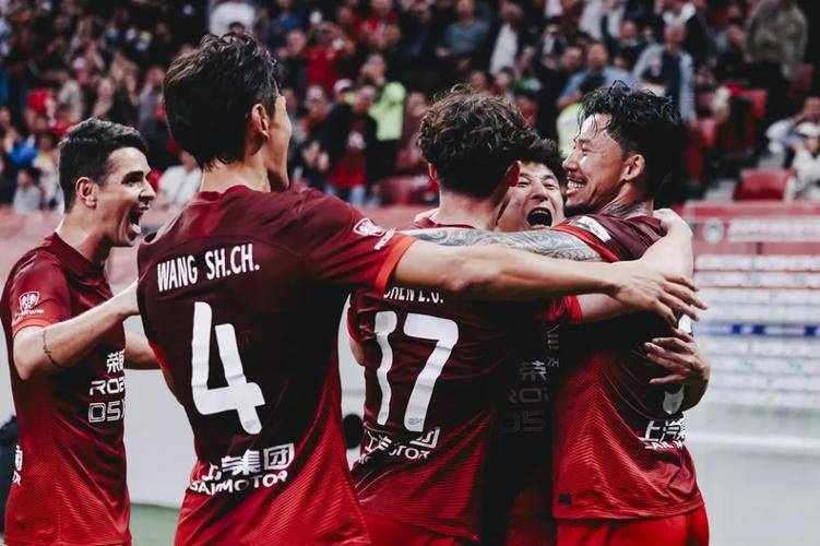 半岛体育平台-包含上海海港主场大胜，取得关键胜利的词条