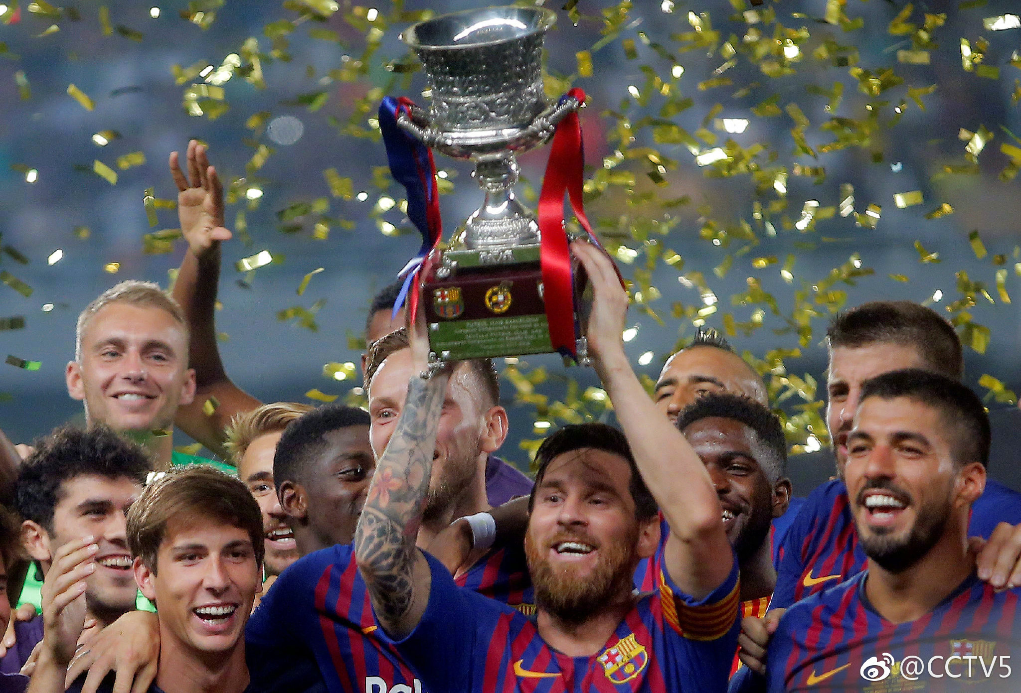 包含塞维利亚出手引进新援，目标赛季冠军的词条