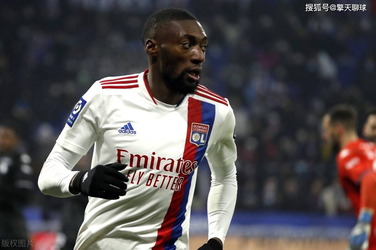 包含圣埃蒂安三轮不胜，保级形势严峻的词条