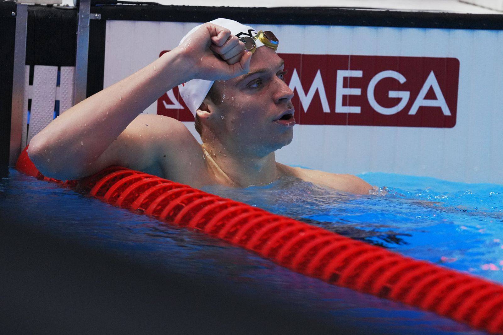 加拿大男子游泳队刷新国家纪录