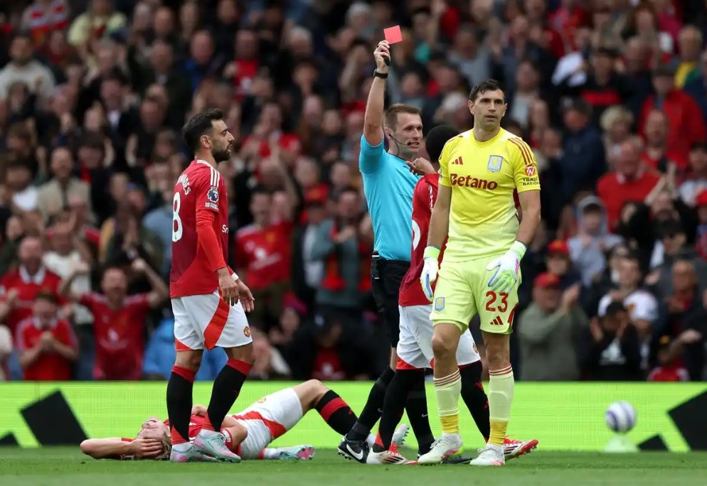 半岛体育网站-关于雷丁队欧冠之路受挑战，球队困境重重的信息