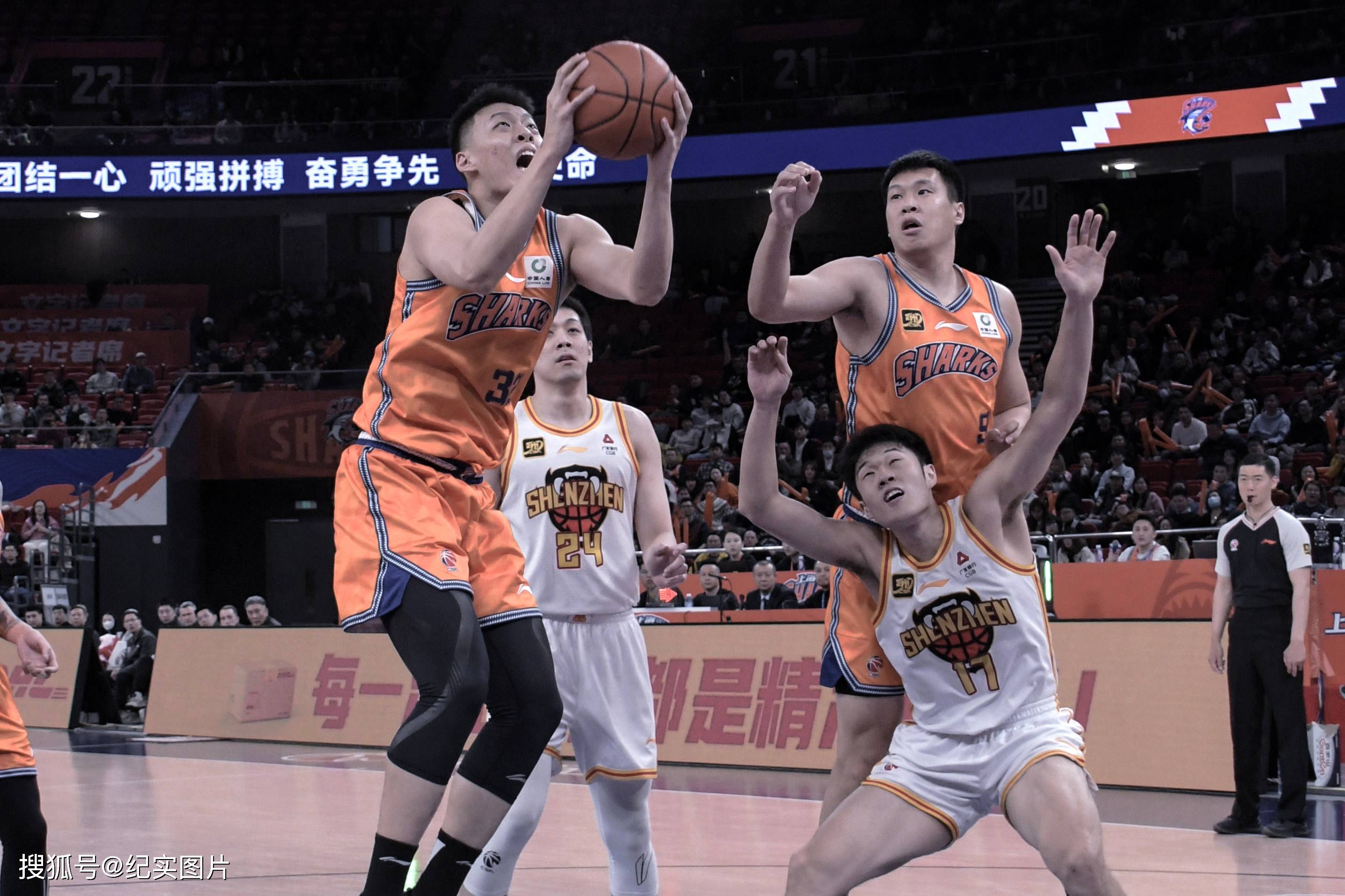 关于CBA新赛季揭幕战火爆，卫冕冠军遭不敌深圳队的信息