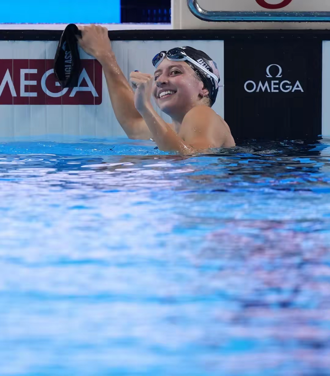 美国游泳选手再次夺冠，彰显实力