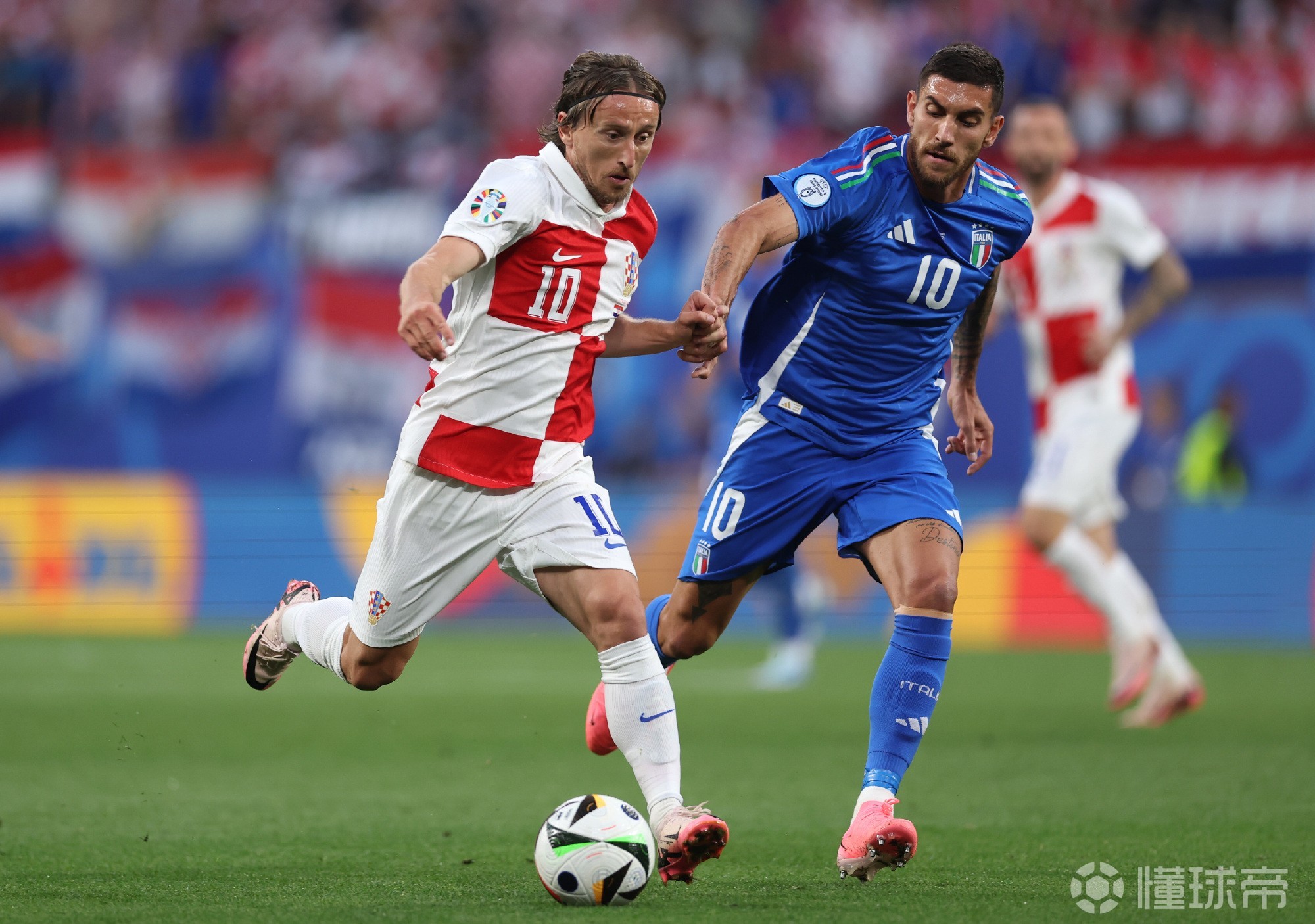 半岛体育新闻-克罗地亚队击败瑞士队，晋级前景一片光明的简单介绍